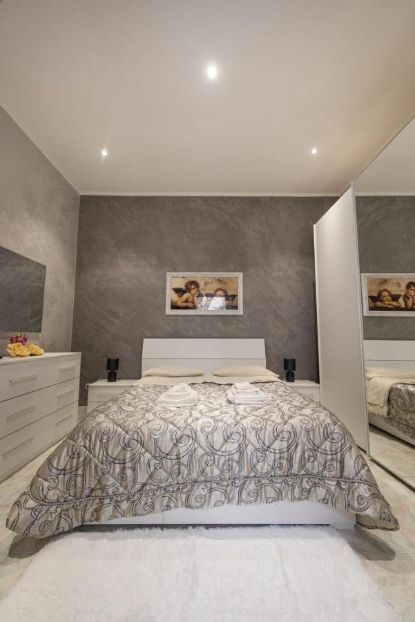 Materdei Metro Apartment Naples